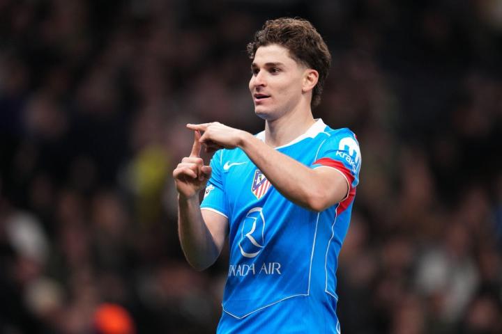  晋级喜悦中藏遗憾；阿尔瓦雷斯，马竞前锋的真情流露。 体育新闻 晋级喜悦中藏遗憾；阿尔瓦雷斯，马竞前锋的真情流露。 体育新闻