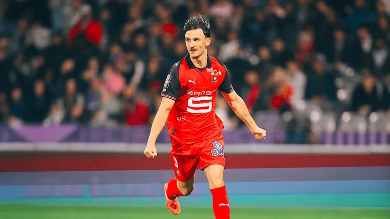  父亲的影子永不消散；勒保罗用进球延续家族足球梦。 体育新闻