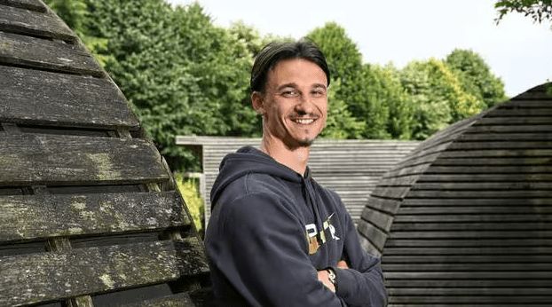  父亲的影子永不消散；勒保罗用进球延续家族足球梦。 体育新闻