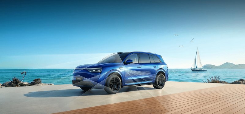  当家庭出行遇到“感知冗余”难题：问界M8焕新后的智能驾驶真相 汽车科技