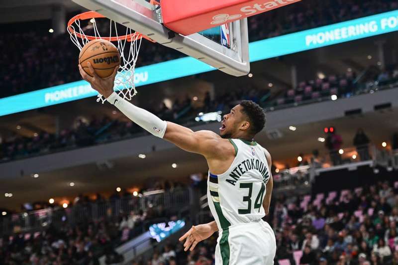  【深度复盘】字母哥与雄鹿对峙事件：职业体育中球员权益保障的边界在哪里？ 体育新闻