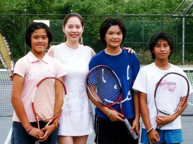  体育与政治的博弈：1982年胡娜事件如何改写中国网球进程 体育新闻